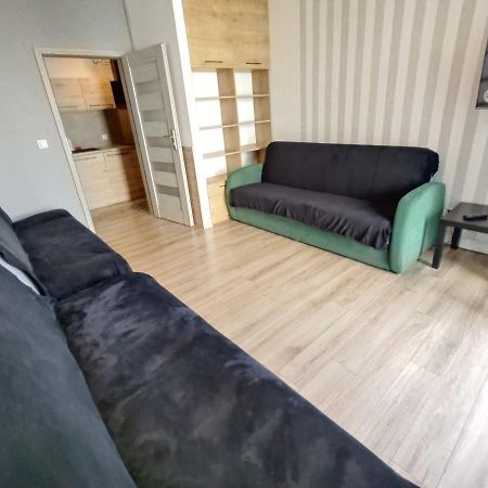 1120 Smialego 41 - Tanie Pokoje W Apartamencie - Samodzielne Zameldowanie - Self Check In Poznań Exteriör bild