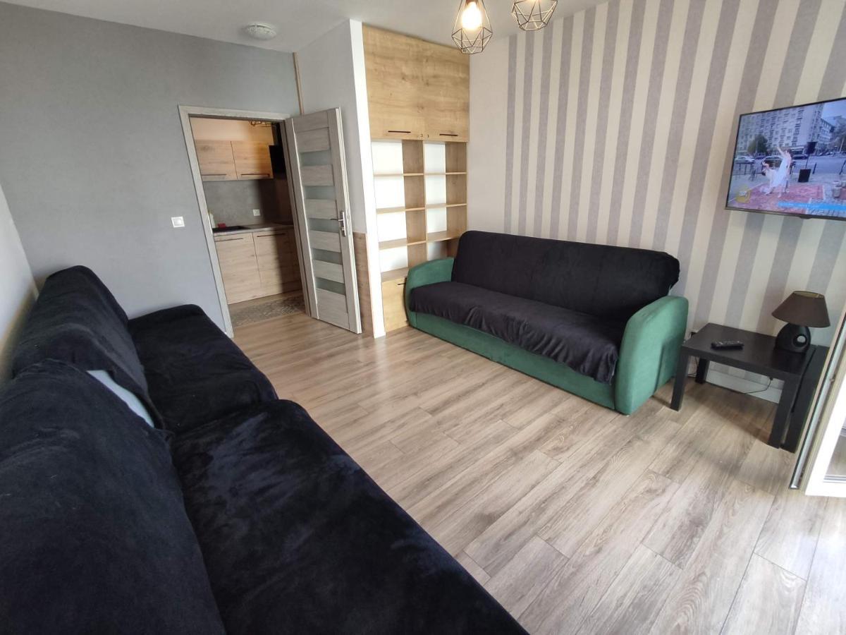 1120 Smialego 41 - Tanie Pokoje W Apartamencie - Samodzielne Zameldowanie - Self Check In Poznań Exteriör bild