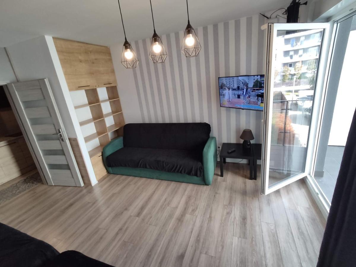 1120 Smialego 41 - Tanie Pokoje W Apartamencie - Samodzielne Zameldowanie - Self Check In Poznań Exteriör bild