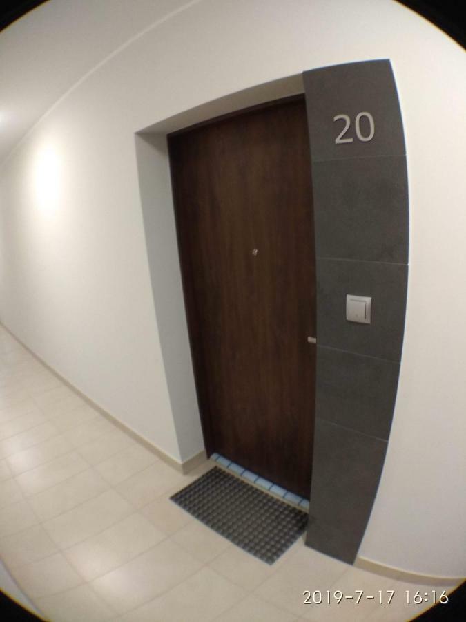 1120 Smialego 41 - Tanie Pokoje W Apartamencie - Samodzielne Zameldowanie - Self Check In Poznań Exteriör bild